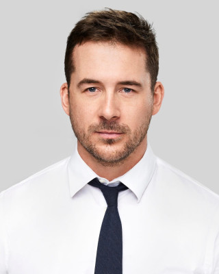 Barry Sloane  pic #1247089