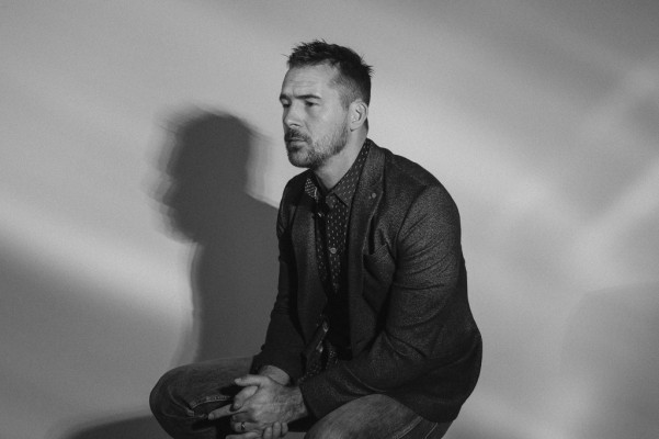 Barry Sloane  pic #1223014