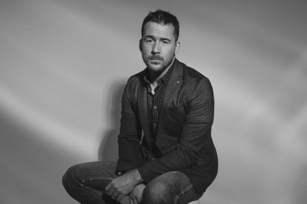Barry Sloane  pic #1223012