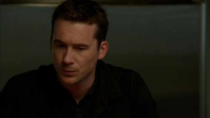 Barry Sloane  pic #1221541