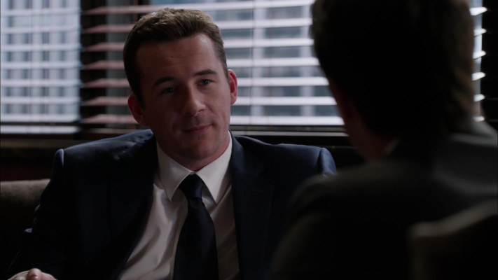 Barry Sloane  pic #1221542