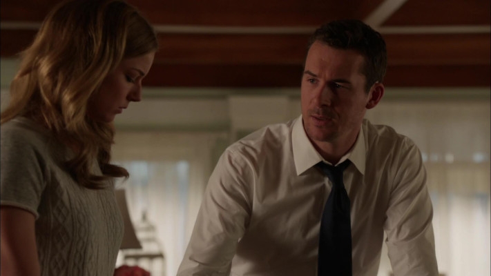 Barry Sloane  pic #1221546