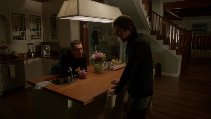 Barry Sloane  pic #1221529