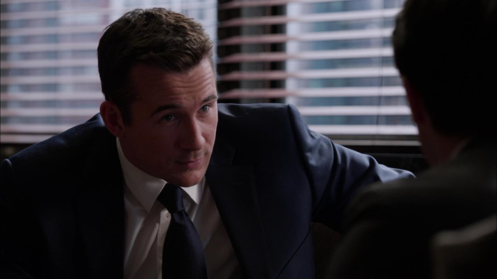 Barry Sloane  pic #1221553