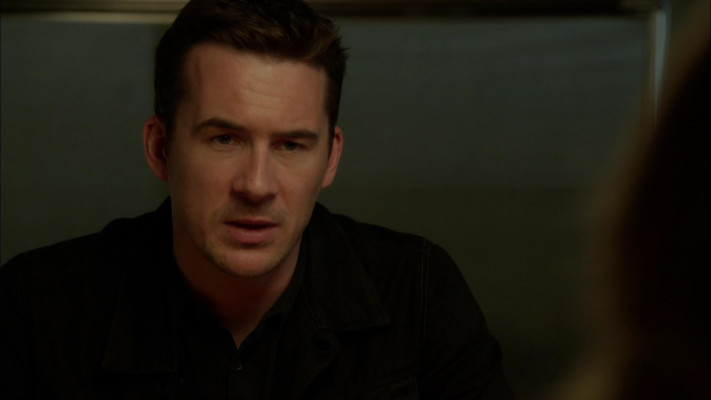 Barry Sloane  pic #1221534