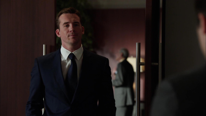 Barry Sloane  pic #1221531