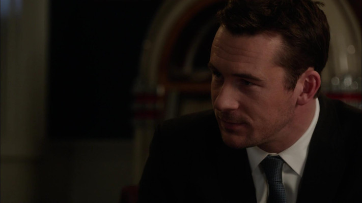 Barry Sloane  pic #1207866