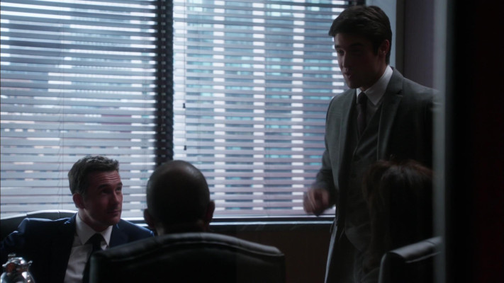 Barry Sloane  pic #1207874
