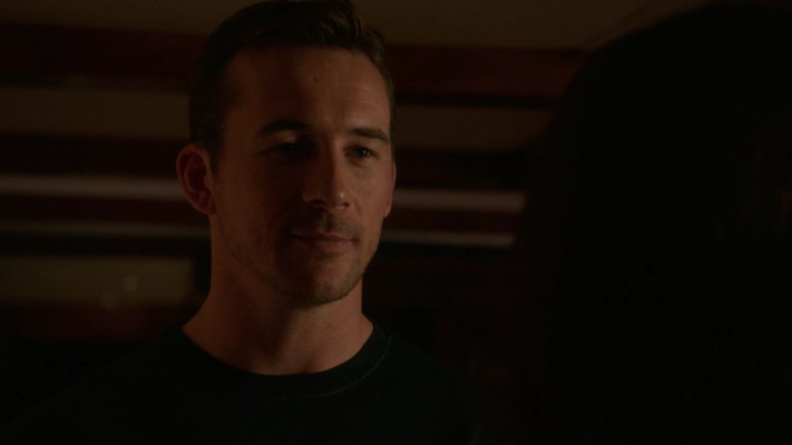 Barry Sloane  pic #1217699