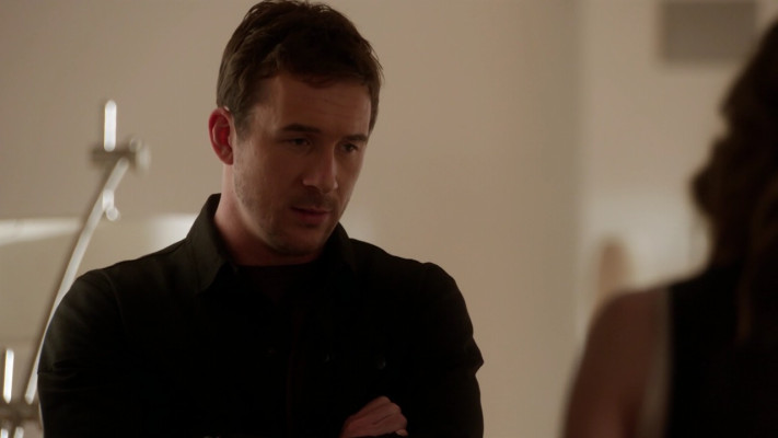 Barry Sloane  pic #1210114