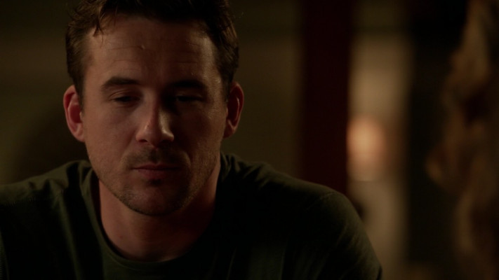 Barry Sloane  pic #1210119