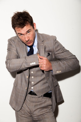 Barry Sloane  pic #1225533