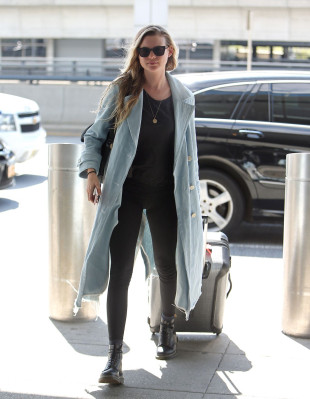 Behati Prinsloo pic #974711