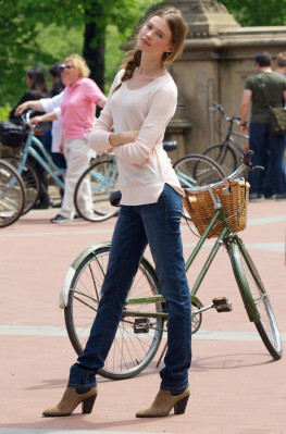 Behati Prinsloo pic #607539