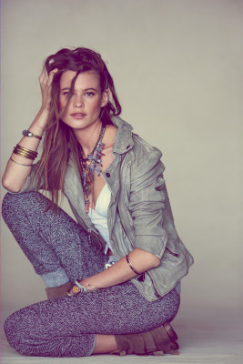 Behati Prinsloo pic #613686