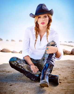 Bella Thorne pic #814336
