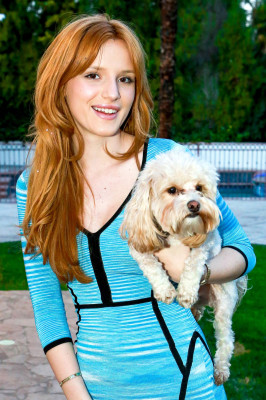 Bella Thorne pic #683775