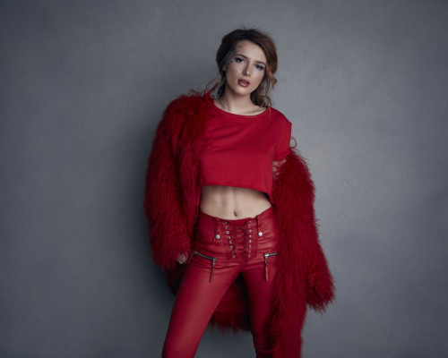 Bella Thorne pic #1001379