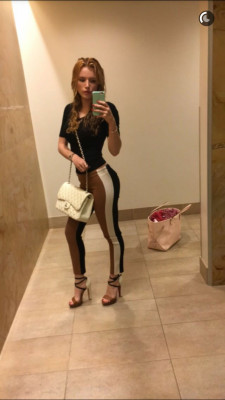 Bella Thorne pic #831714