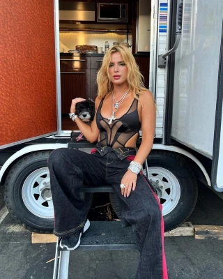photo 16 in Bella Thorne gallery [id1307549] 2022-08-10 00:00:00
