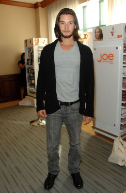 Ben Barnes pic #665197