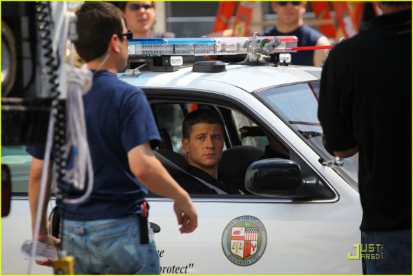 photo 13 in Ben McKenzie gallery [id142571] 2009-03-25 00:00:00
