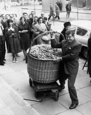 Benny Hill pic #396711
