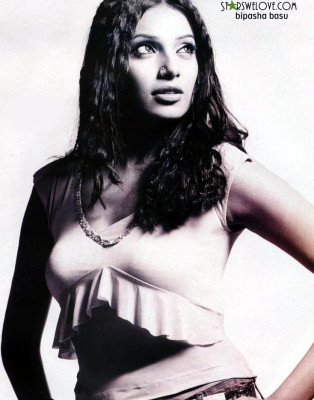 Bipasha Basu pic #128980