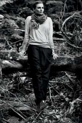 Bridget Hall for Elle Italia November 2009 by Matt Jones