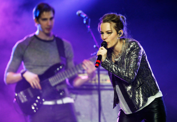 photo 3 in Bridgit Mendler gallery [id604631] 2013-05-21 00:00:00