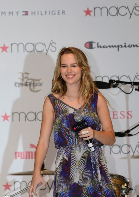 Bridgit Mendler pic #567813