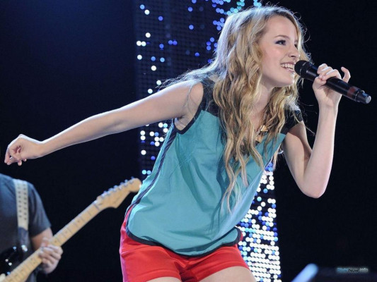 photo 4 in Bridgit Mendler gallery [id599138] 2013-05-03 00:00:00