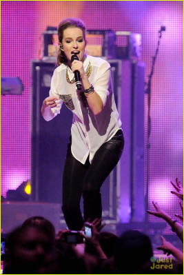 photo 6 in Bridgit Mendler gallery [id666416] 2014-02-04 00:00:00