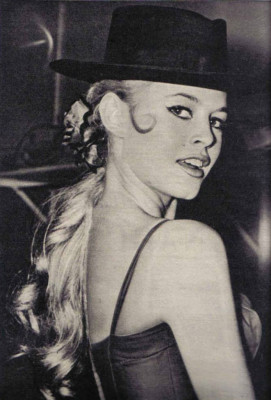 photo 5 in Brigitte Bardot gallery [id176022] 2009-08-10 00:00:00