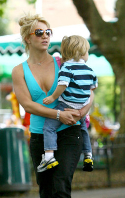 photo 7 in Britney gallery [id165422] 2009-06-25 00:00:00