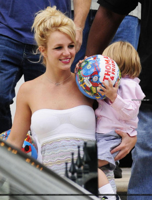 photo 16 in Britney Spears gallery [id165145] 2009-06-25 00:00:00