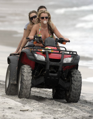 photo 9 in Britney Spears gallery [id95412] 2008-05-25 00:00:00