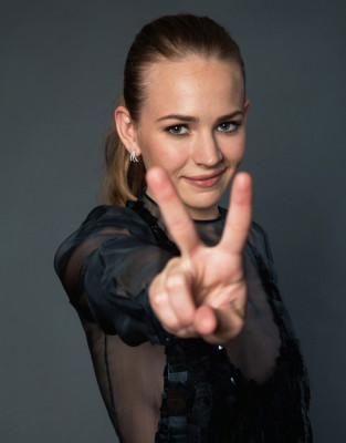 Brittany Robertson pic #849639