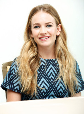 Brittany Robertson pic #812698