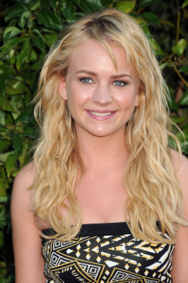 Brittany Robertson pic #491231