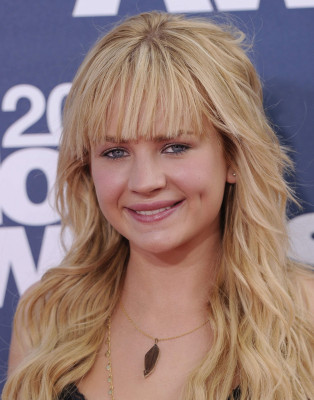 Brittany Robertson pic #491228