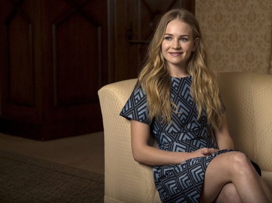 Brittany Robertson pic #779478