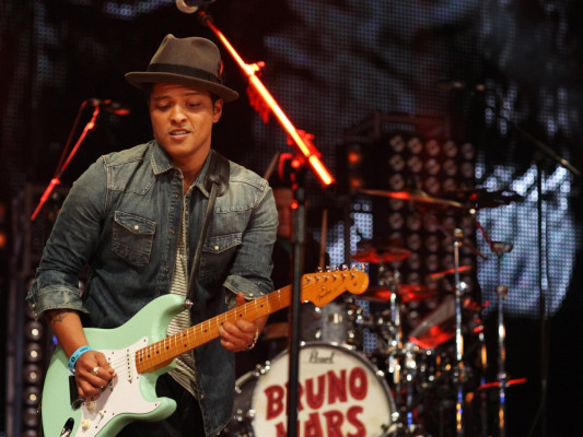Bruno Mars pic #401368