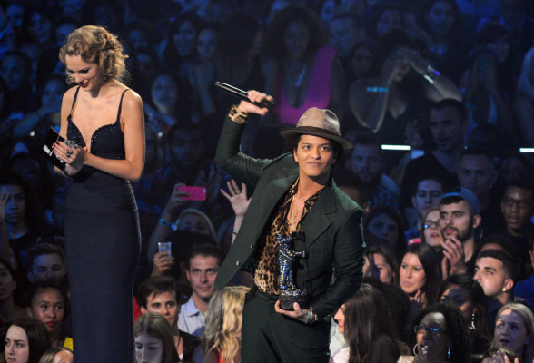 Bruno Mars pic #629625