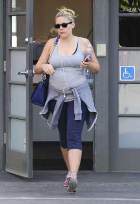 photo 18 in Busy Philipps gallery [id571459] 2013-01-29 00:00:00
