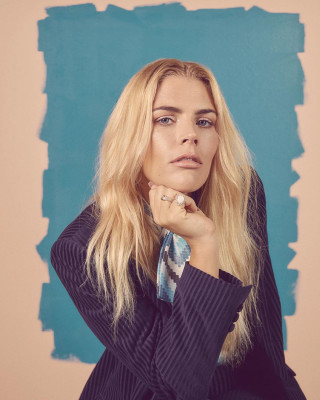 photo 14 in Busy Philipps gallery [id1074381] 2018-10-13 00:00:00