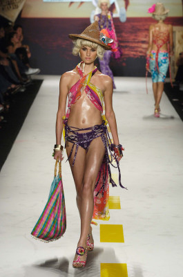 Camilla Finn pic #253144