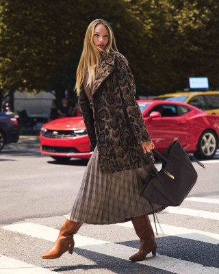 Candice Swanepoel – for Anna Klein Fall 2025