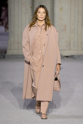 photo 19 in Carla Bruni gallery [id1312600] 2022-11-01 00:00:00