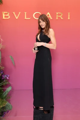 photo 4 in Carla Bruni gallery [id1303912] 2022-07-04 00:00:00